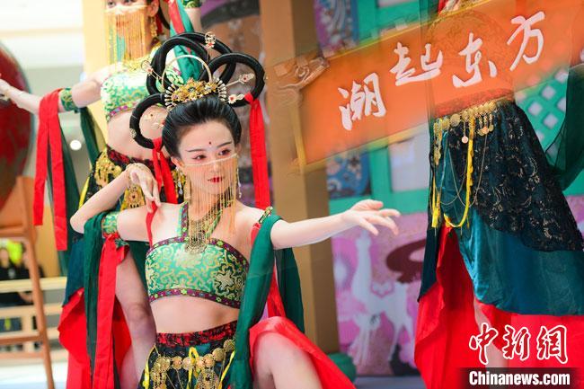 圖為今年9月5日，在重慶亮相的敦煌博物館“潮起東方”主題活動現場。敦煌博物館供圖