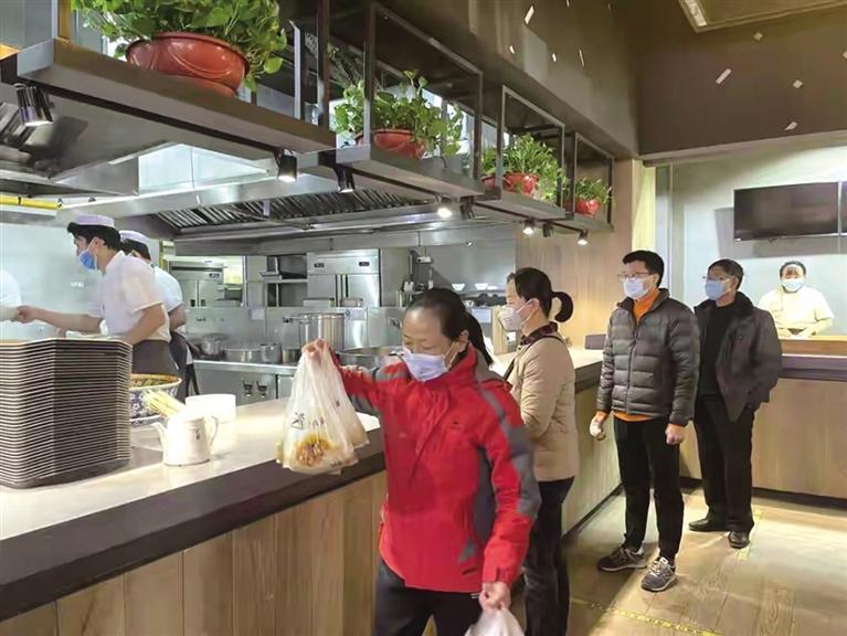 確保疫情防控和恢復生產生活兩不誤 蘭州市分期分批審慎開放餐飲服務行業 持續加強監管力度