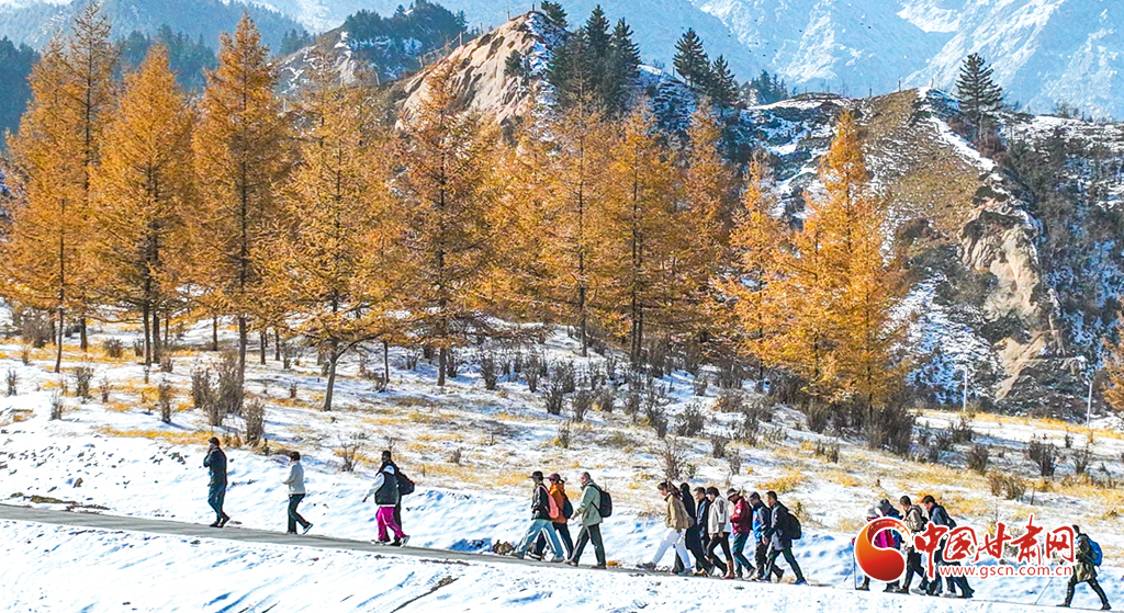 隴拍客丨肅南初冬 千人徒步強體魄