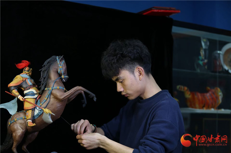 楊凱：將敦煌神韻“揉”入傳統面塑的能工巧匠