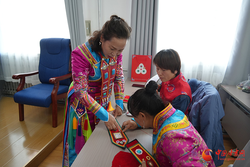 肅南：針尖生花富鄉(xiāng)鄰