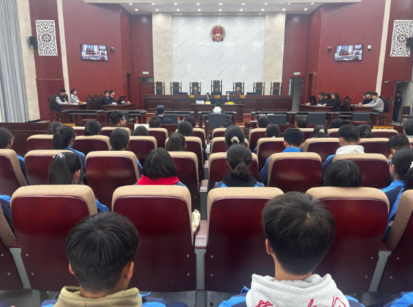 康樂縣法院：模擬法庭“開庭” 護(hù)航青春助成長(zhǎng)